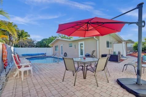 2585 SE 3rd Street Pompano Beach FL 33062