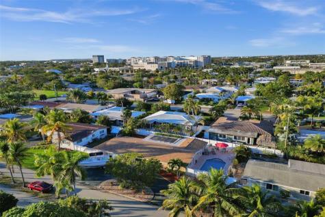 2585 SE 3rd Street Pompano Beach FL 33062