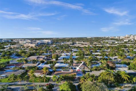 2585 SE 3rd Street Pompano Beach FL 33062