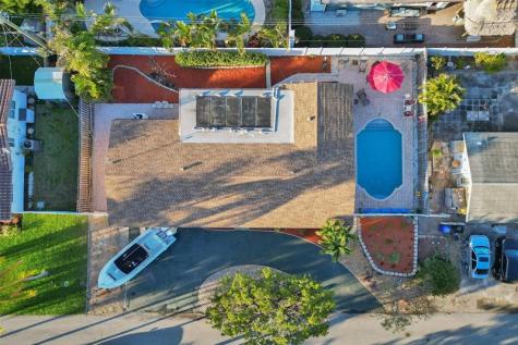 2585 SE 3rd Street Pompano Beach FL 33062