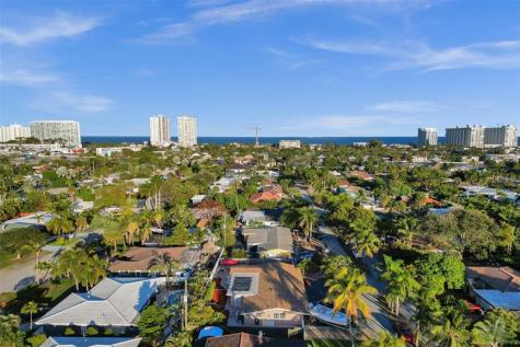2585 SE 3rd Street Pompano Beach FL 33062