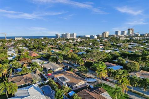 2585 SE 3rd Street Pompano Beach FL 33062