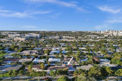 2585 SE 3rd Street Pompano Beach FL 33062