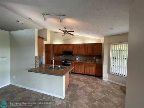 2232 SE Longhorn Avenue Port St Lucie FL 34952