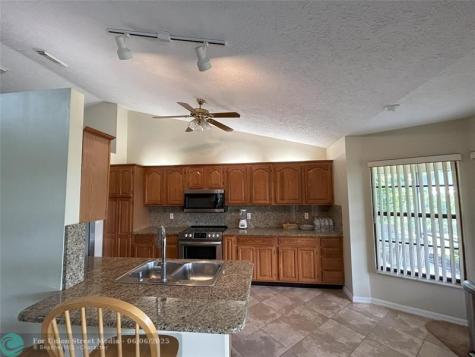 2232 SE Longhorn Avenue Port St Lucie FL 34952
