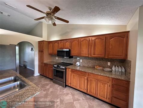 2232 SE Longhorn Avenue Port St Lucie FL 34952