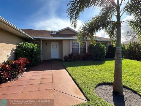 2232 SE Longhorn Avenue Port St Lucie FL 34952