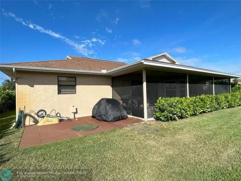 2232 SE Longhorn Avenue Port St Lucie FL 34952