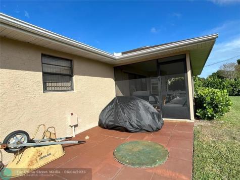 2232 SE Longhorn Avenue Port St Lucie FL 34952