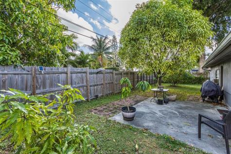 1610 SW 68th Terrace North Lauderdale FL 33068