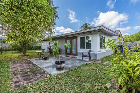 1610 SW 68th Terrace North Lauderdale FL 33068