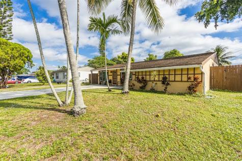 1610 SW 68th Terrace North Lauderdale FL 33068