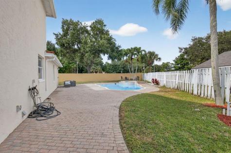 1023 Fairfax Circle Boynton Beach FL 33436