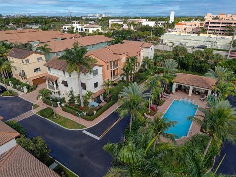 72 NW Chaucer Lane Boca Raton FL 33432