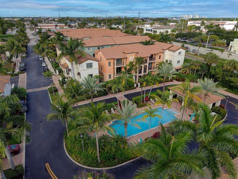 72 NW Chaucer Lane Boca Raton FL 33432