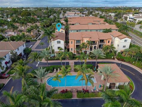 72 NW Chaucer Lane Boca Raton FL 33432
