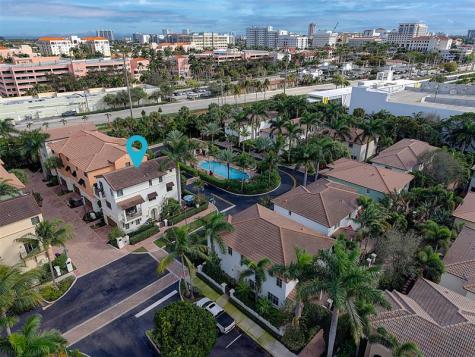 72 NW Chaucer Lane Boca Raton FL 33432