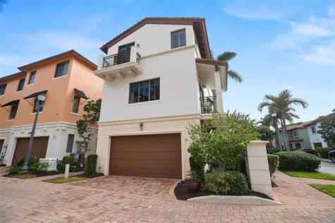 72 NW Chaucer Lane Boca Raton FL 33432
