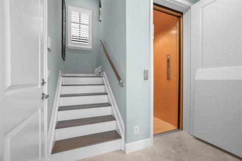 72 NW Chaucer Lane Boca Raton FL 33432