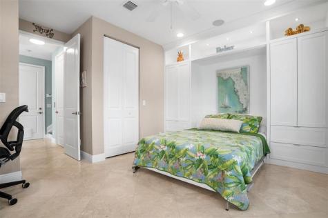 72 NW Chaucer Lane Boca Raton FL 33432