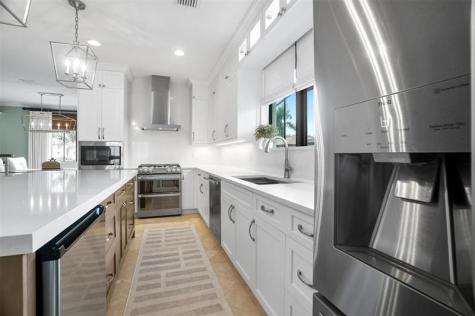 72 NW Chaucer Lane Boca Raton FL 33432