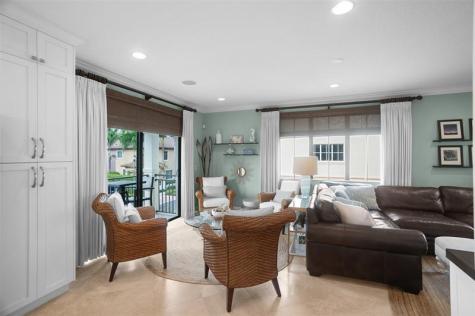 72 NW Chaucer Lane Boca Raton FL 33432