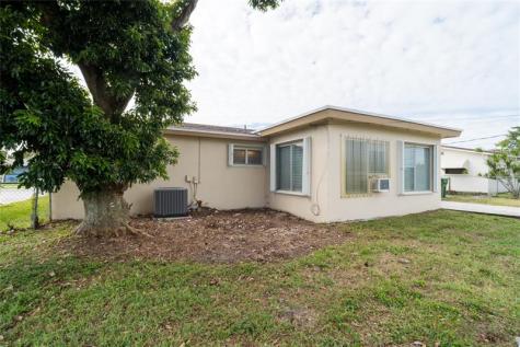 6771 SW 10th Court Pembroke Pines FL 33023