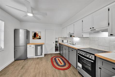 712 NE 34th Court Oakland Park FL 33334