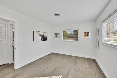 712 NE 34th Court Oakland Park FL 33334