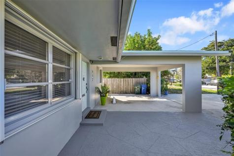 712 NE 34th Court Oakland Park FL 33334