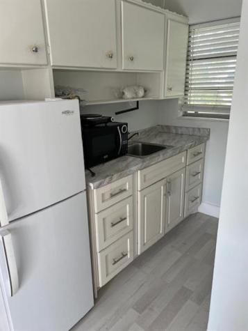 935 NE 33rd Street Oakland Park FL 33334