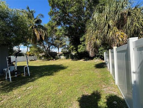935 NE 33rd Street Oakland Park FL 33334