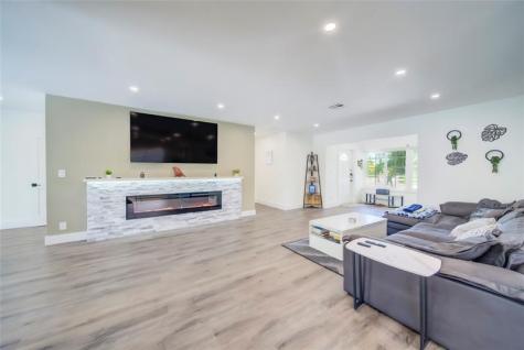 250 NE 27th Court Boca Raton FL 33431