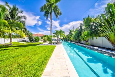 250 NE 27th Court Boca Raton FL 33431