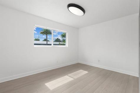 1498 NE 39th Street Oakland Park FL 33334