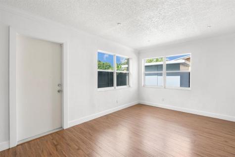 1498 NE 39th Street Oakland Park FL 33334