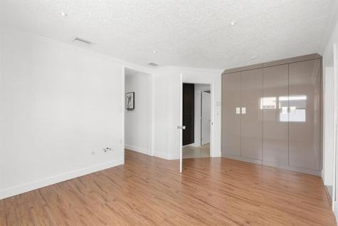 1498 NE 39th Street Oakland Park FL 33334
