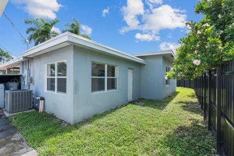 1498 NE 39th Street Oakland Park FL 33334