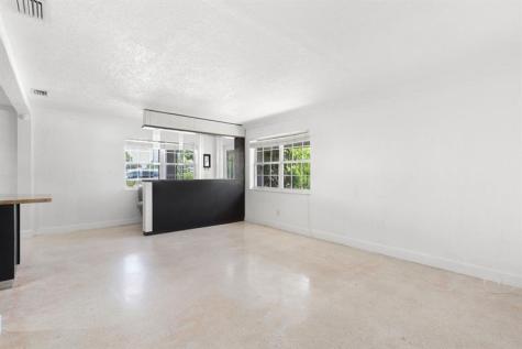 1498 NE 39th Street Oakland Park FL 33334