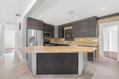 1498 NE 39th Street Oakland Park FL 33334
