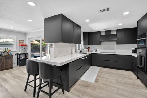 5330 SW 19th Street Plantation FL 33317