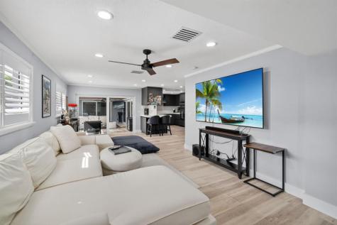 5330 SW 19th Street Plantation FL 33317