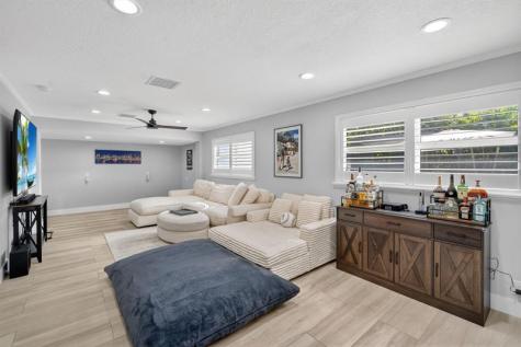 5330 SW 19th Street Plantation FL 33317