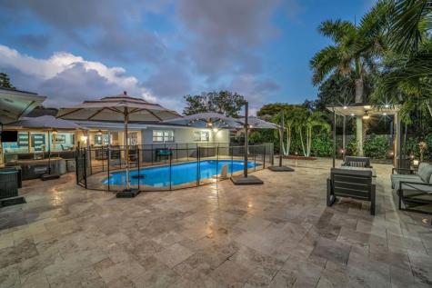 5330 SW 19th Street Plantation FL 33317