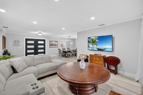 5330 SW 19th Street Plantation FL 33317