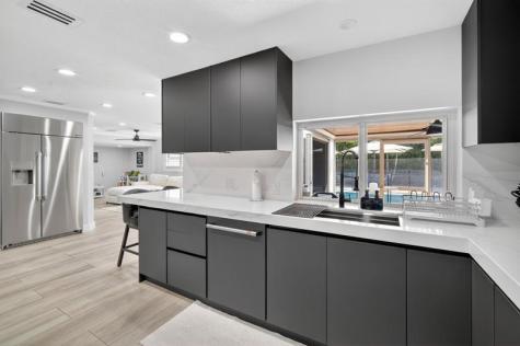 5330 SW 19th Street Plantation FL 33317
