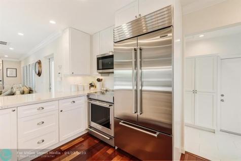2140 NE 24th Street Wilton Manors FL 33305