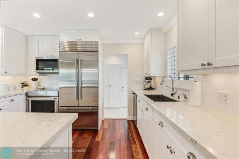 2140 NE 24th Street Wilton Manors FL 33305