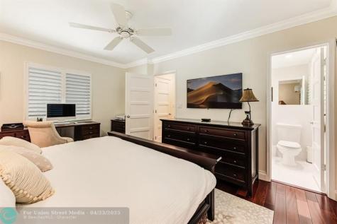 2140 NE 24th Street Wilton Manors FL 33305