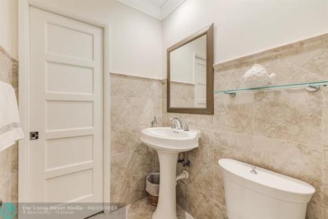 2140 NE 24th Street Wilton Manors FL 33305